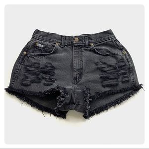 CHIC Distressed Shorts M Waist 30-31 Size 10 255RE